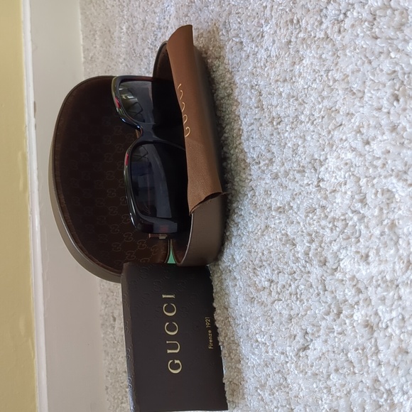 EUC Gucci Tortoise Shell Sun Glasses - Picture 1 of 9